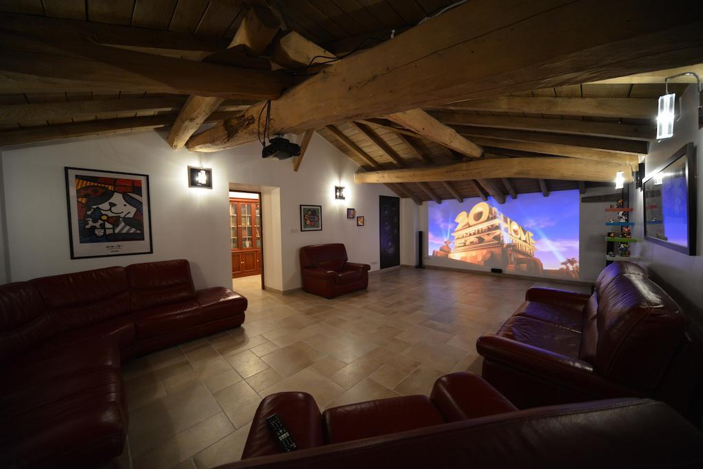 Bed and Breakfast Domaine De La Garde Vonnas Exterior foto